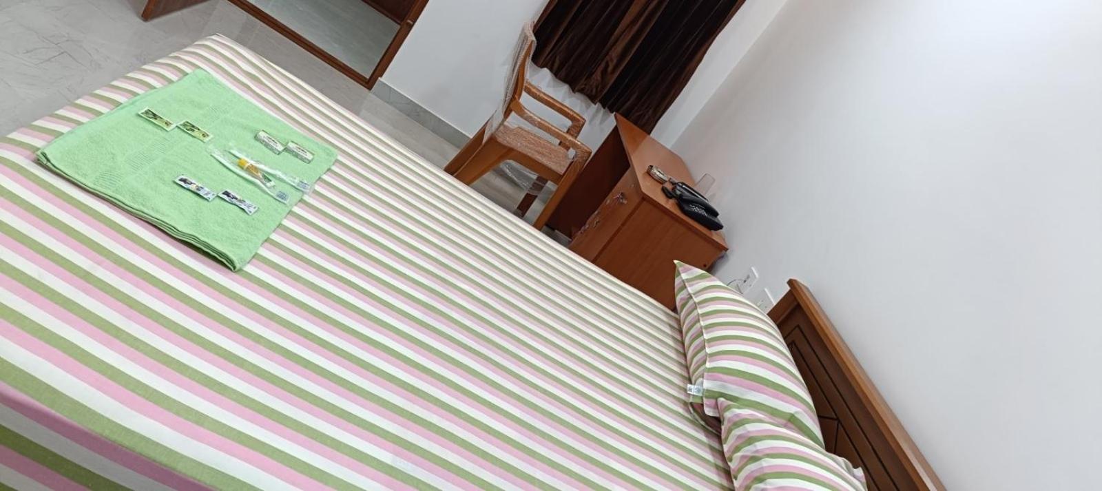 Urc Lodge Perundurai Pokój zdjęcie